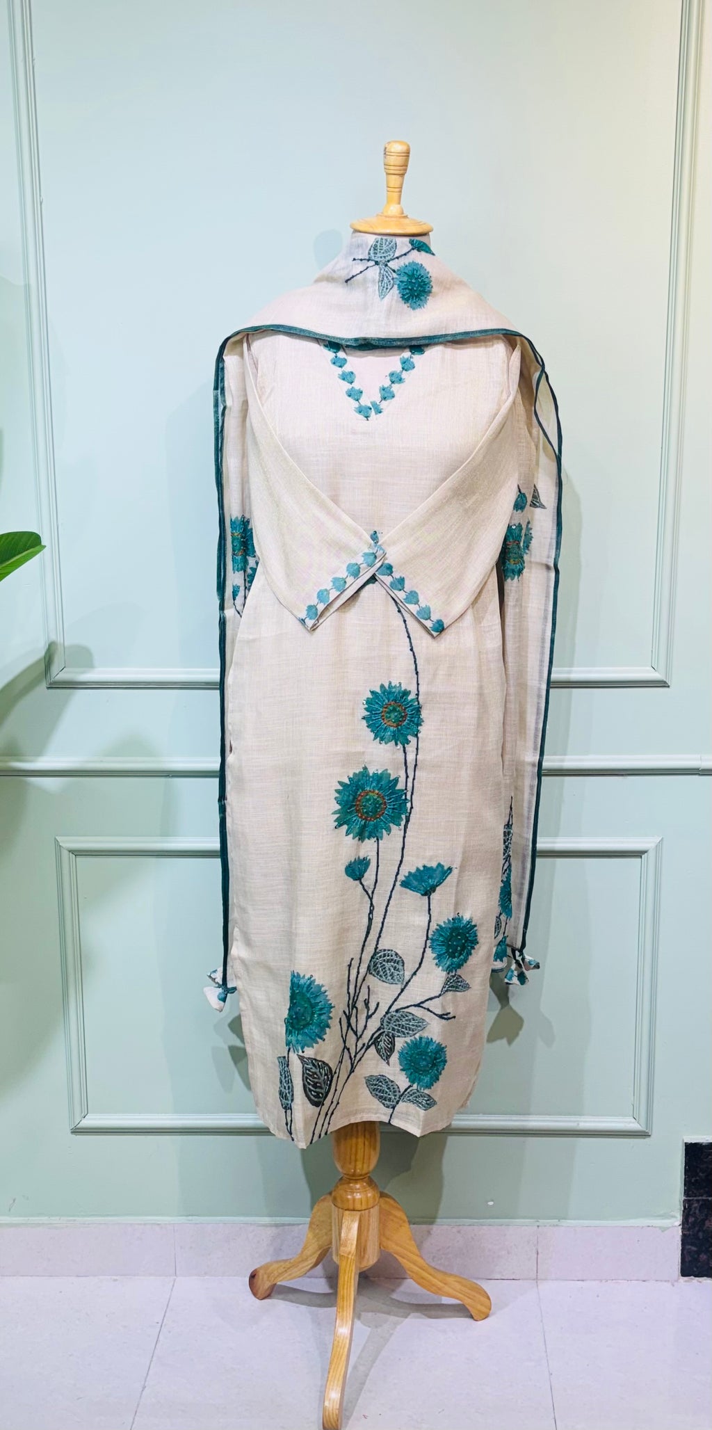 Neel Pushp Linen Suit