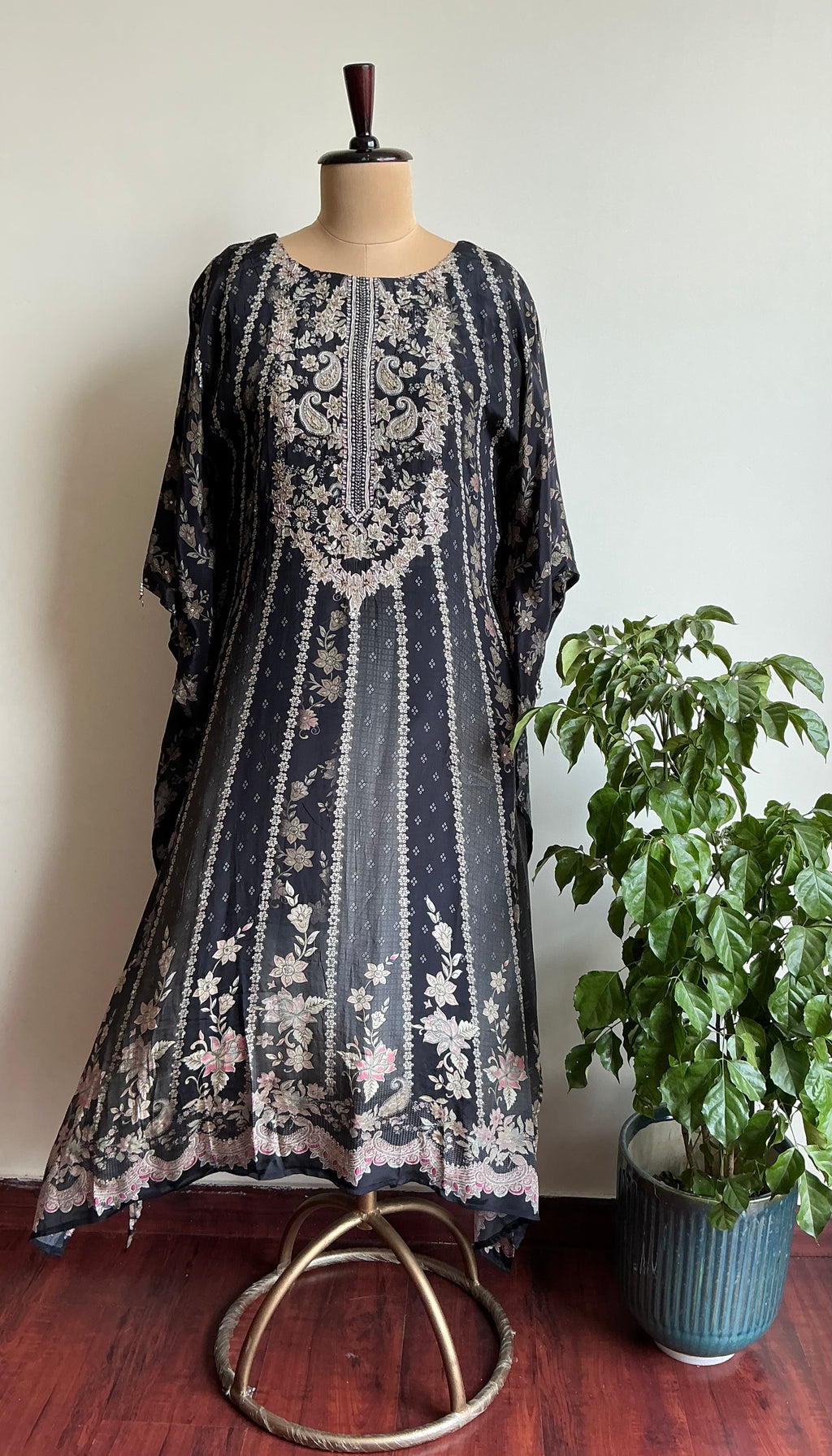 Dark Bloom Kaftan Set