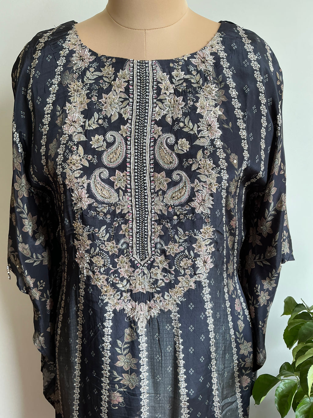 Dark Bloom Kaftan Set