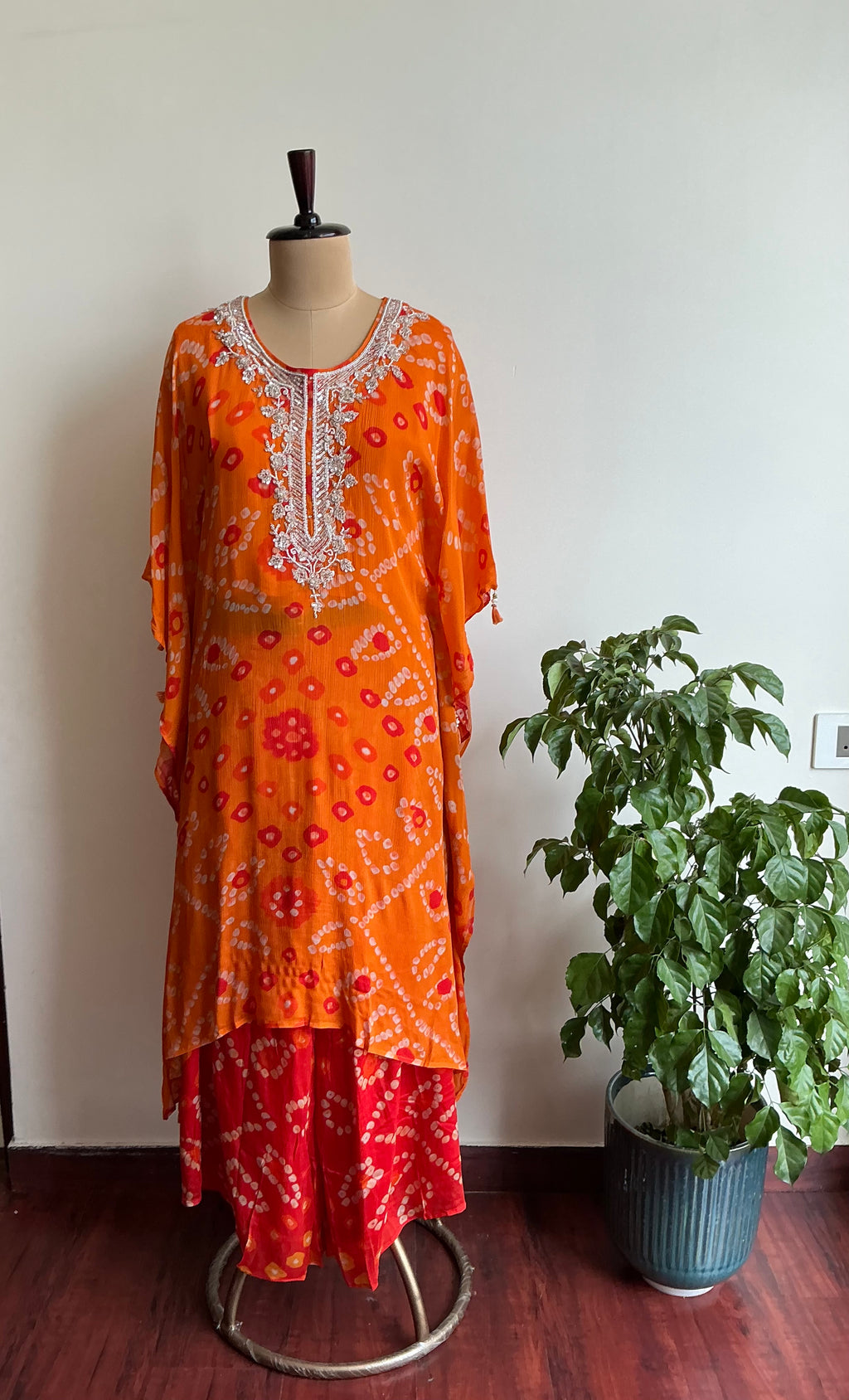 RANGREZ BANDHANI  KAFTAN SETS