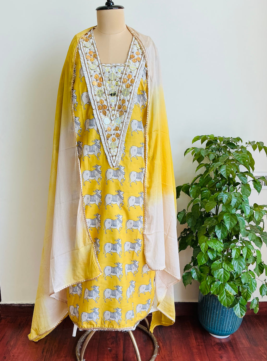 Shiv Nandi Ensemble Suit