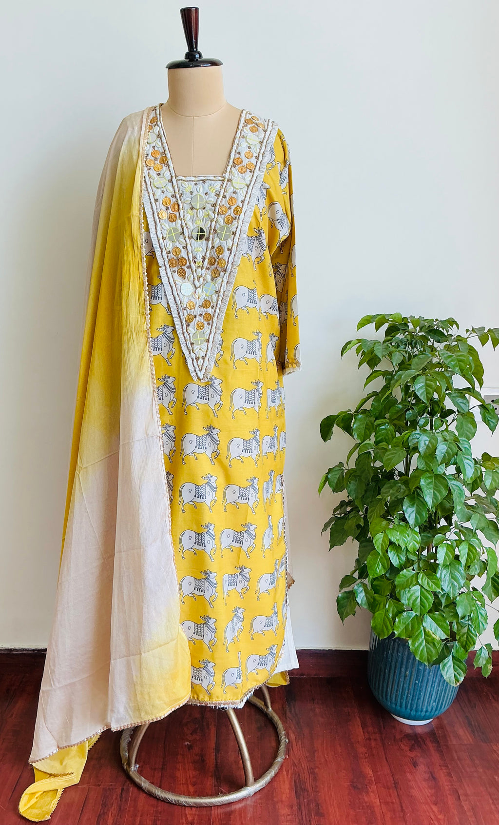 Shiv Nandi Ensemble Suit