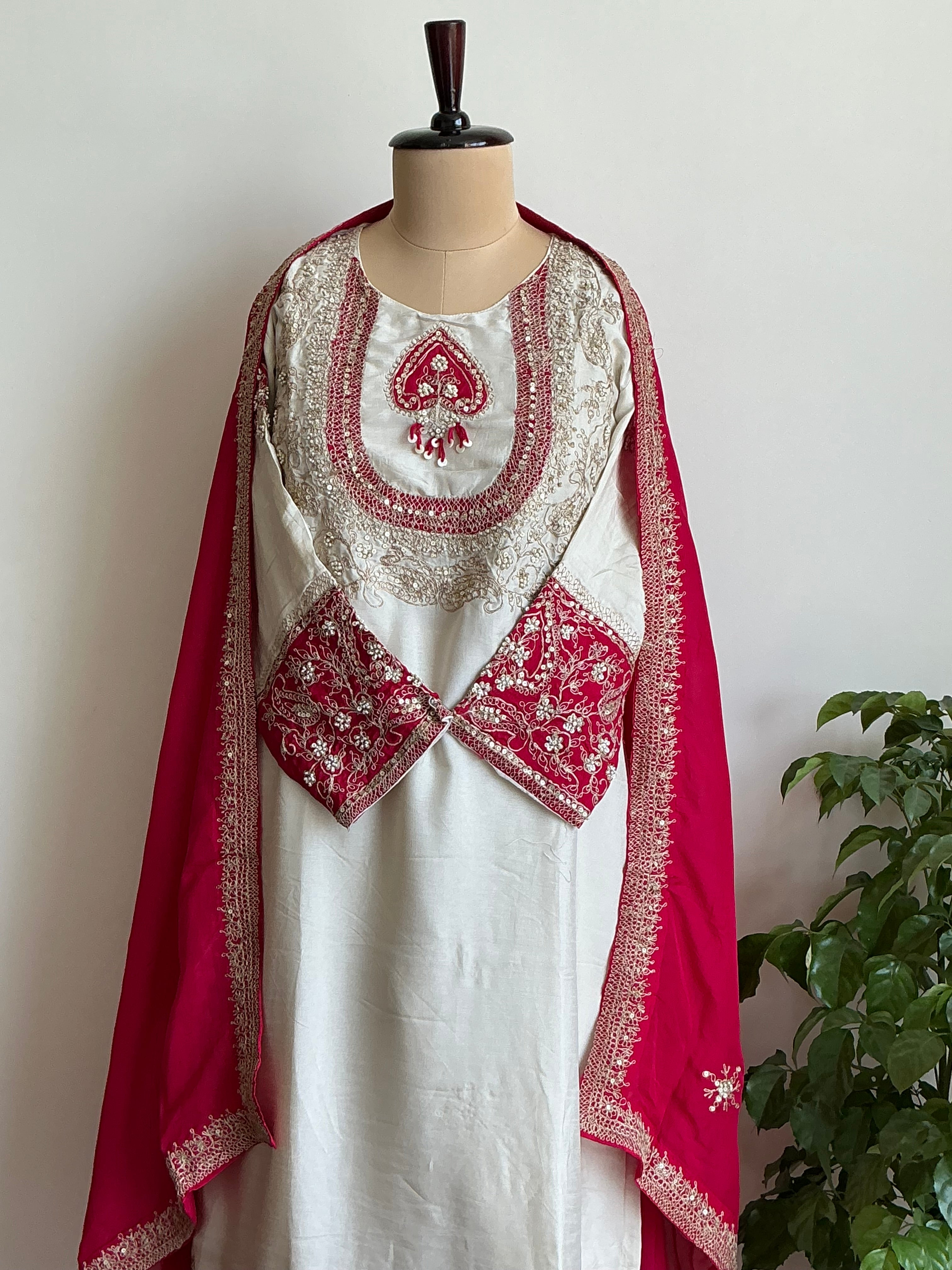 Roohani Ivory Suit Set