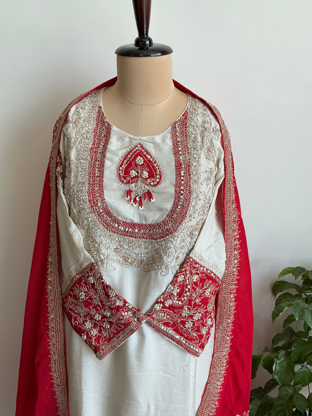Roohani Ivory Suit Set