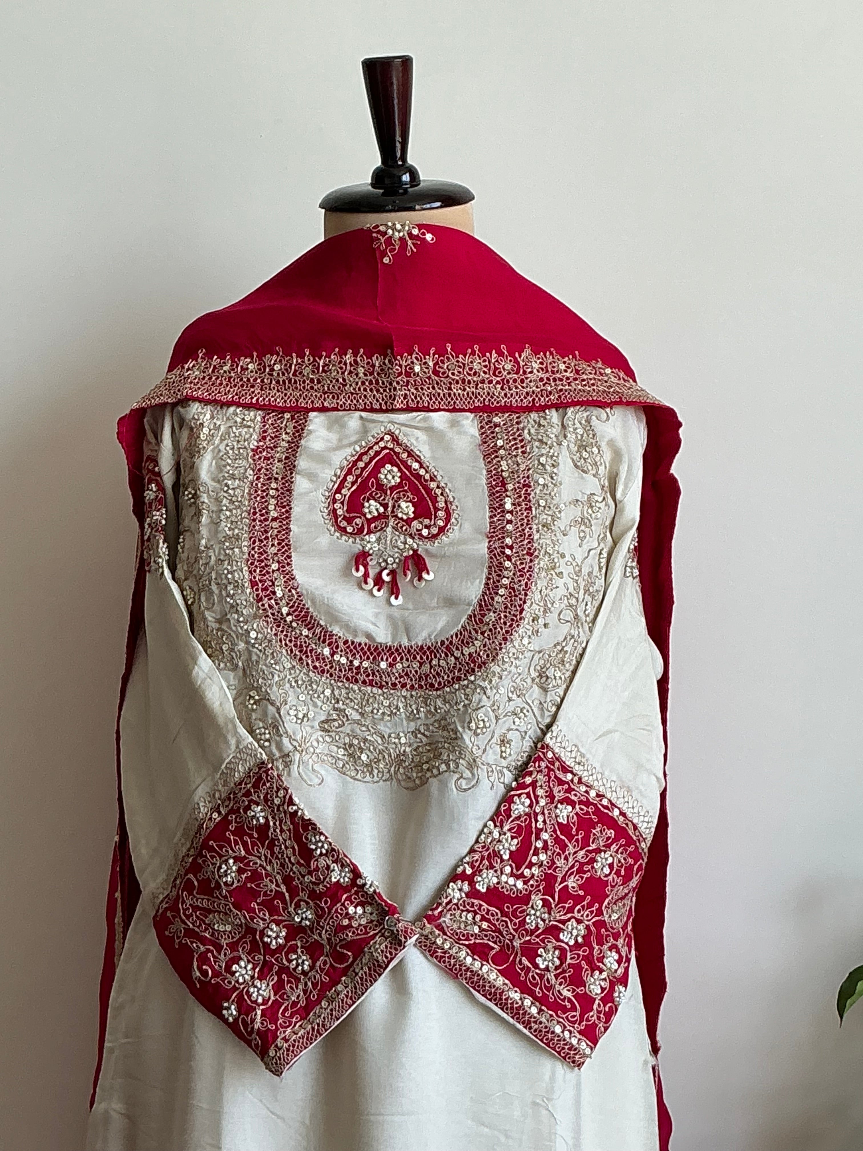 Roohani Ivory Suit Set