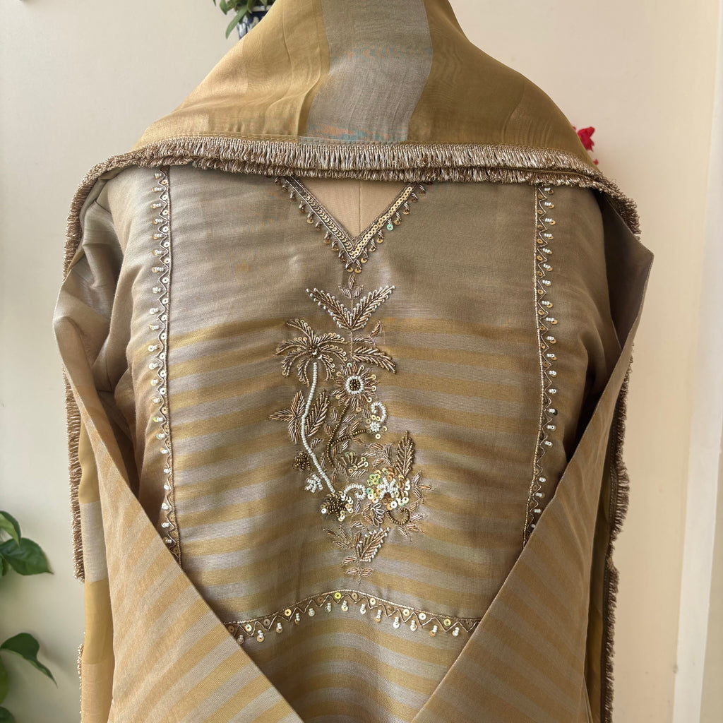 SUNEHRI ZARI SET