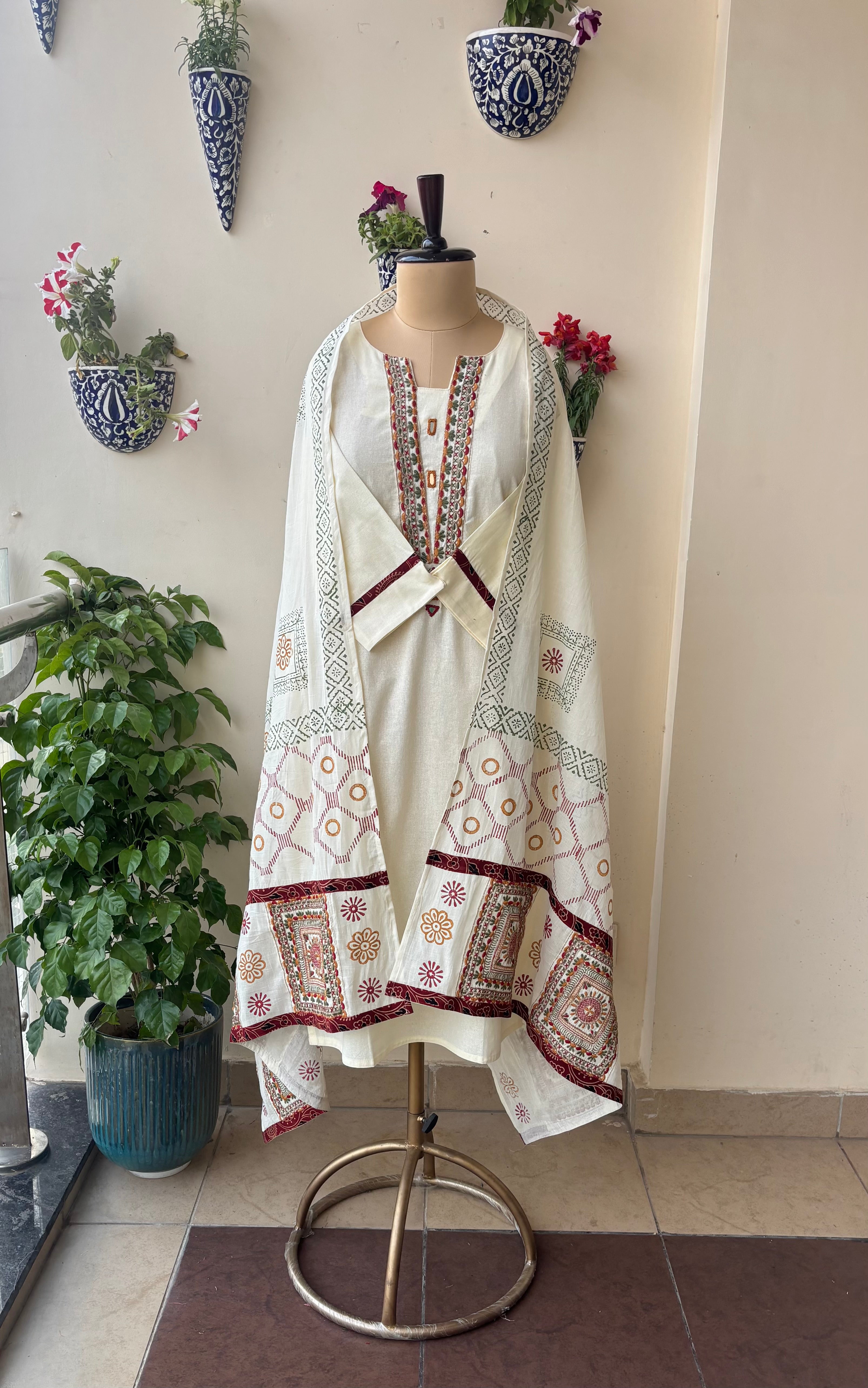 Sutradhar Ivory Suit Set
