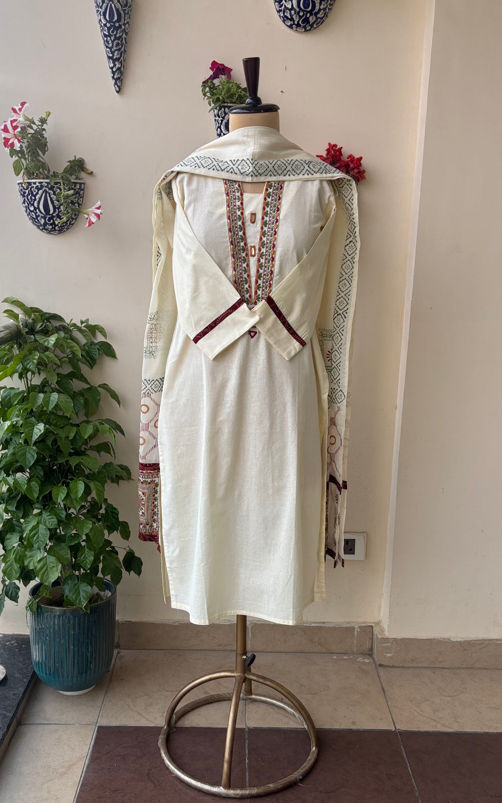 Sutradhar Ivory Suit Set